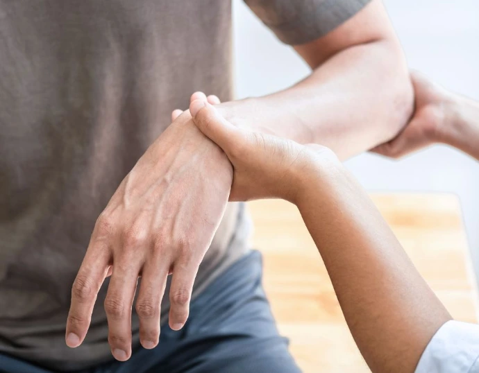 pratique médecine manuelle, tendinite, arthrose, tennis elbow, névralgie